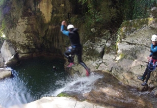  saltos a las piscinas del Cañón de Groin 